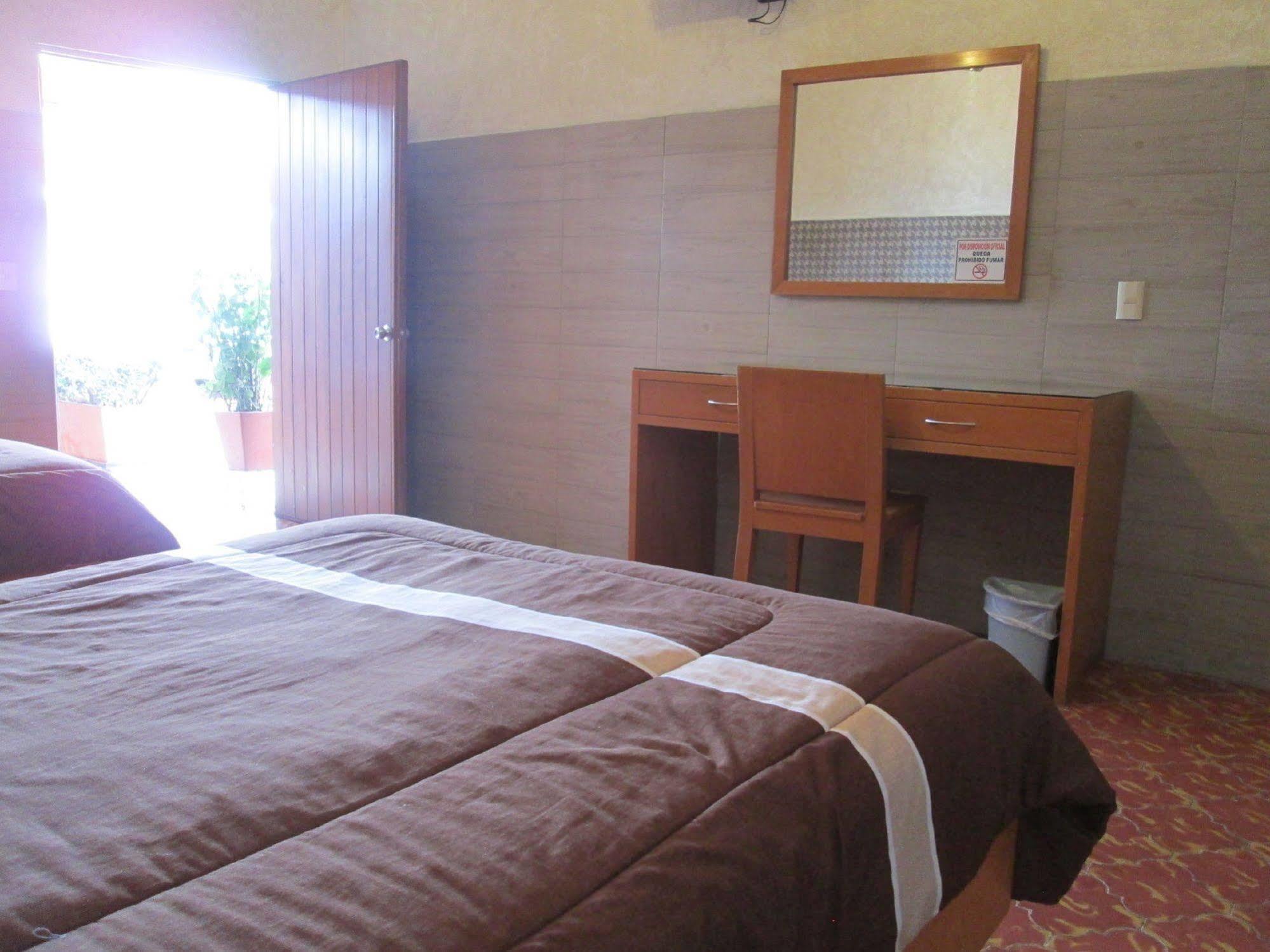 Hotel Arana Tonala ภายนอก รูปภาพ